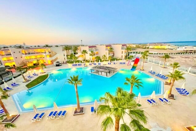 Ivy Cyrene Island Aqua Park Resort